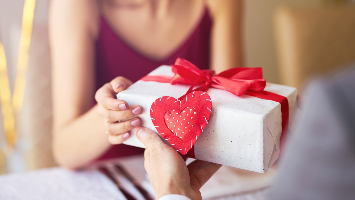 2023 Valentine's Day Gift Ideas for Her