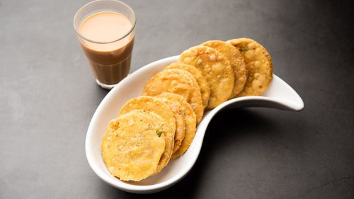 Add Crunch To Your Teatime Snacks With This Easy Thattai Recipe