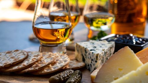 Whisky Lovers, Here Are The Best Snacks To Go With Your Favourite Drink