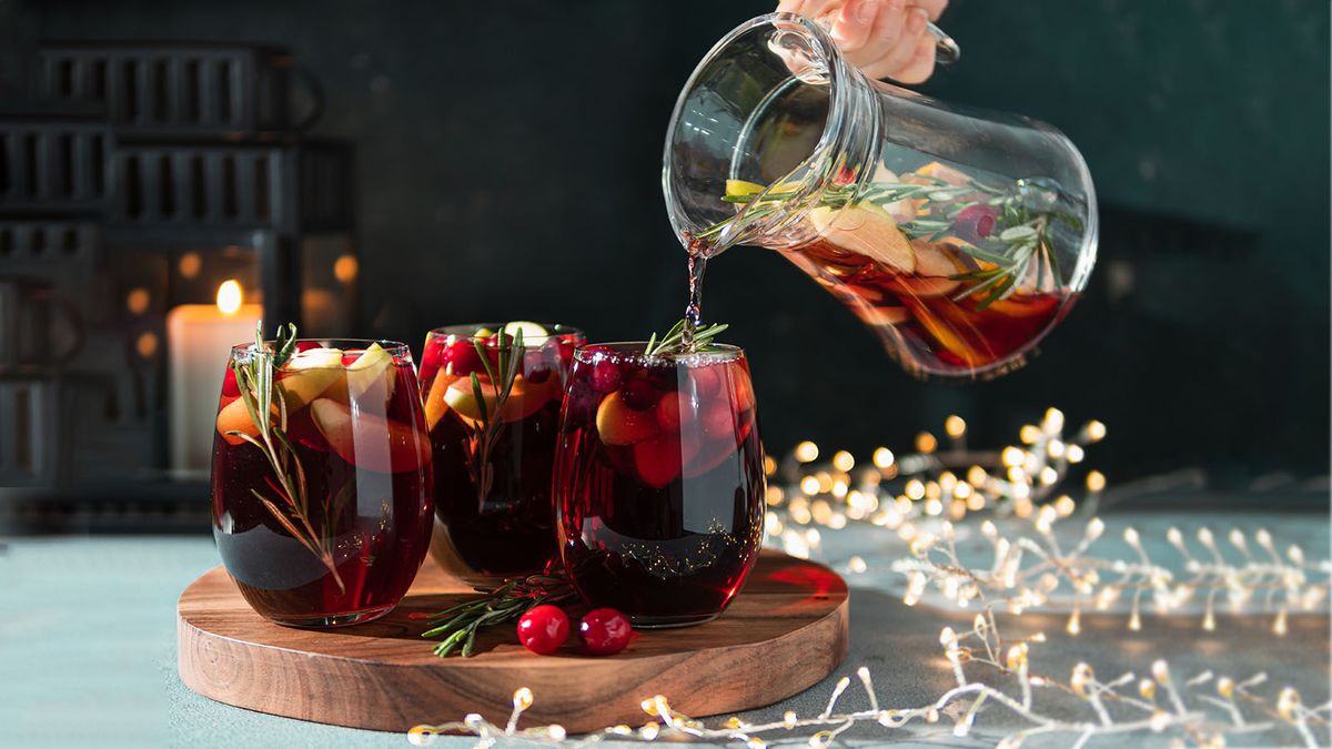 13 Cocktail Pitchers to start your New Year party with a bang