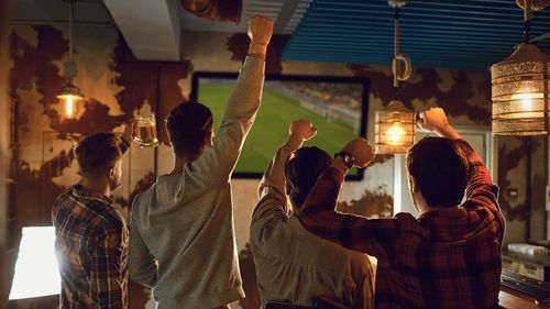 8+ Mumbai Restaurants Where You Can Enjoy FIFA World Cup 2022 Screenings