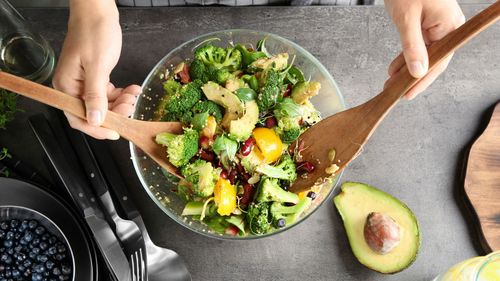 4 Quick And Easy Broccoli Salad Recipe Ideas 