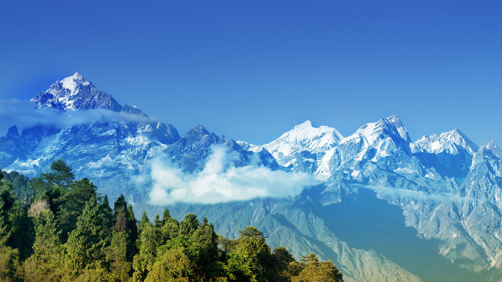 The highest mountain in great. Национальный парк Канченджанга. Природа Сиккима.