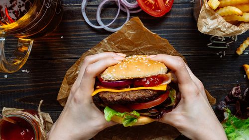 Unleash Your Inner Foodie: Unveiling Mumbai's Best Burgers