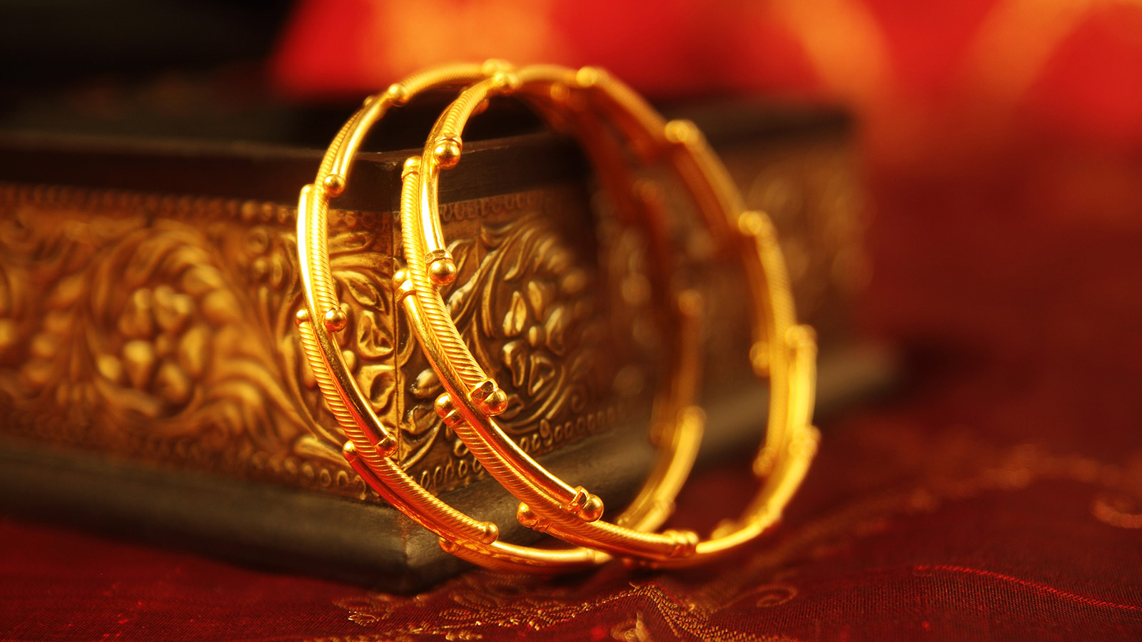 Things To Consider Before Buying Gold Jewellery | Zee Zest