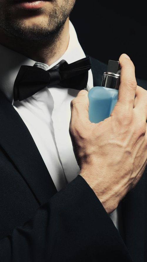 Your Go-To Guide For The Best Woody Perfumes For Men