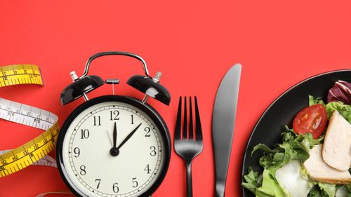 From Hangry to Happy: Here’s What Experts Think is The Best Time to Eat Dinner