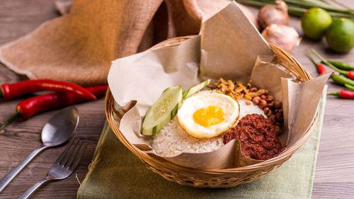 Get Ready For A Gastronomic Adventure With These Must Try Singapore Dishes