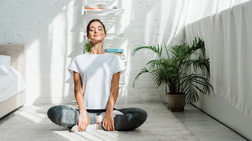 5 Yoga Asanas That Can Make you Happier 