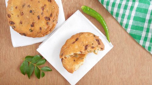Karnataka's Favourite Snack Maddur Vada Has A Charming History 