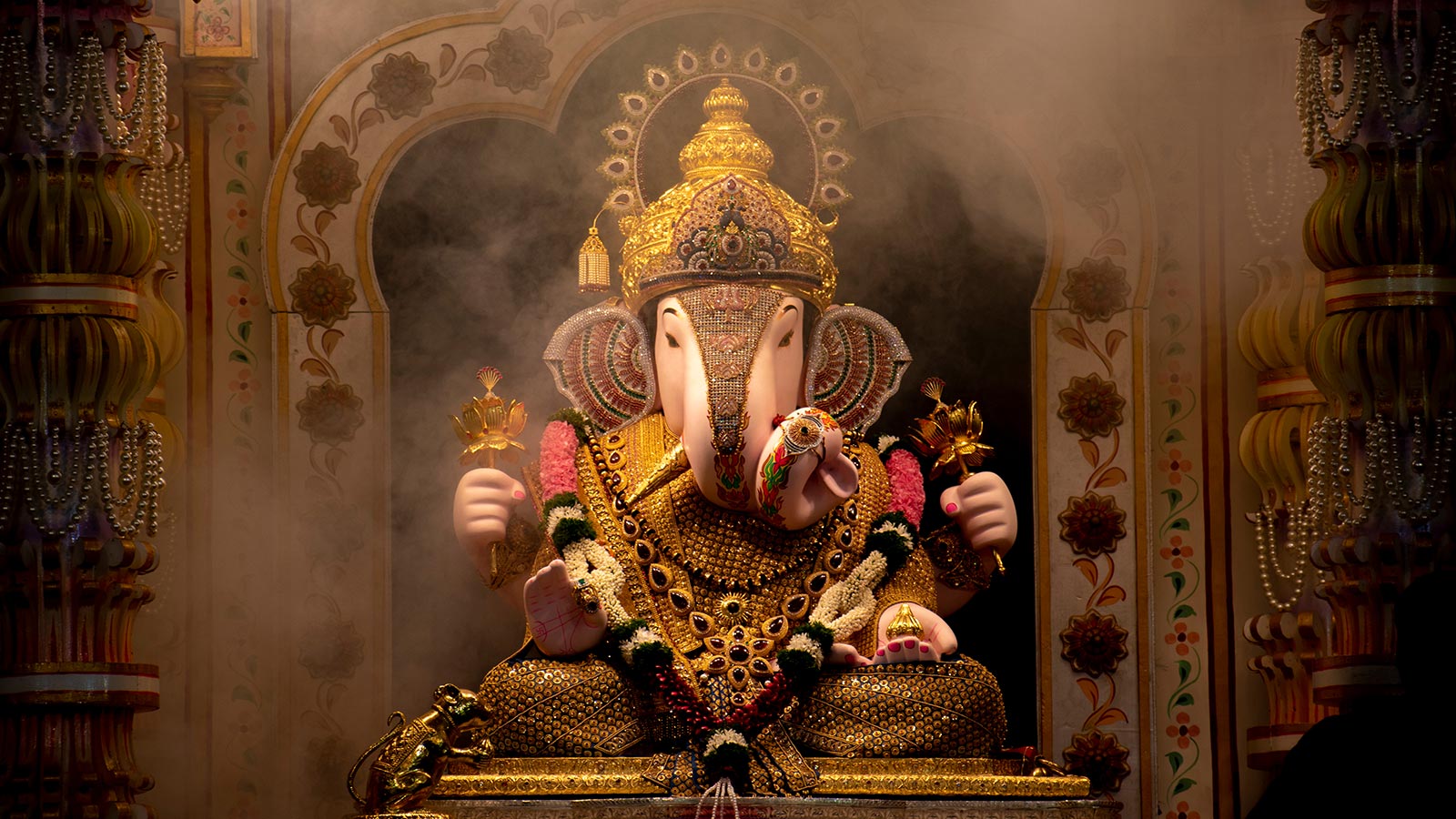 Facts About Pune's Dagdusheth Ganpati | Zee Zest