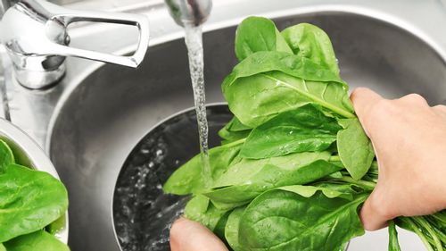 Should You Avoid Leafy Veggies In The Monsoon? Experts Answer