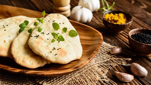 How To Make Restaurant-Style Naan At Home Without A Tandoor