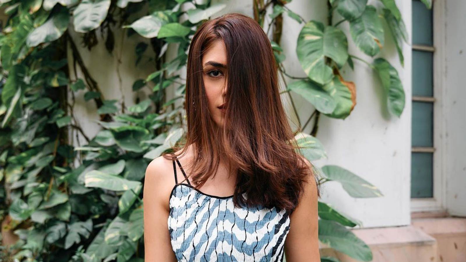 Get Sonam Kapoor's waterfall braids from her video with Hrithik Roshan |  Vogue India