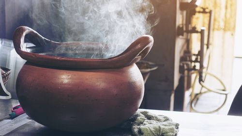 Natural Cookware Is The Kitchen Comeback We’ve Been Waiting For