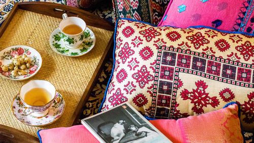 5 Ways To Reuse Your Old Saree For Home Décor 