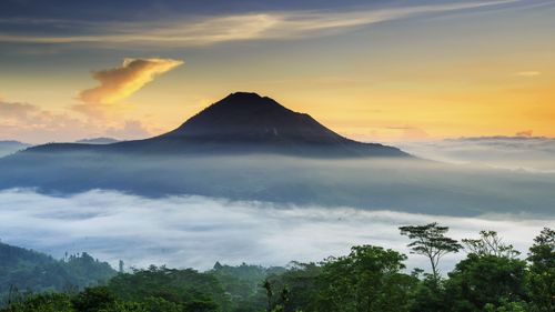 Here’s Why Mount Batur Sunrise Trek Should Top Your Bali Itinerary