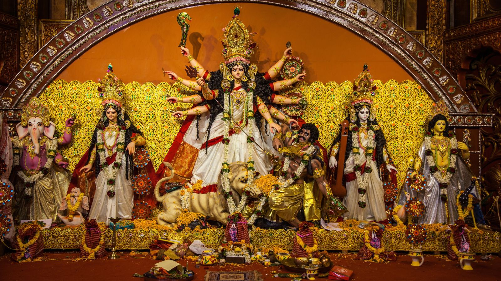 Amazon.com: PRD CARATCAFE Maa Durga Sherawali Ma Ambe MATA Idol Pure Silver  999 Statue,BIS Hallmark Certified for Puja Temple Good Luck Gift & Home  Decor ( NET WT 33-36 GMS ) [2.7