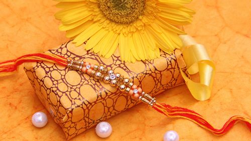 15 Gifting Ideas To Pamper Your Brothers And Sisters This Raksha Bandhan 