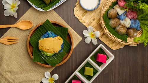 Indulge Your Sweet Tooth With These Thai Desserts