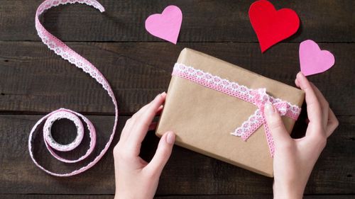 Valentine’s Day Gift Ideas: Make Your Partner Fall In Love With You All Over Again