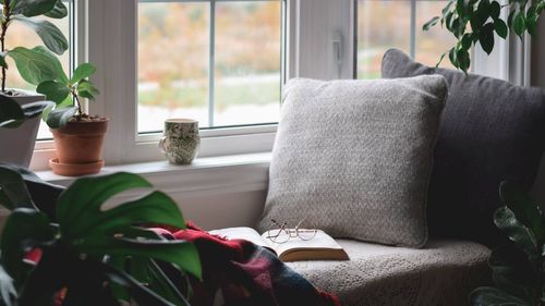 Here's How You Can Decorate Your Windows