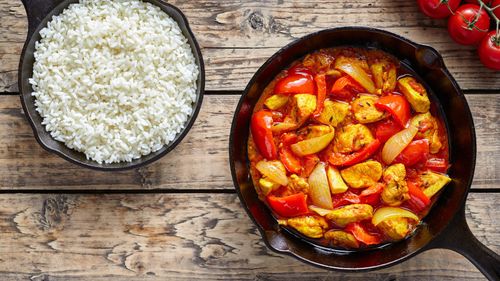 Win Over Your Guests With This Authentic Chicken Jalfrezi Recipe