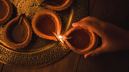 Here are 8 Hacks To Host An Eco Friendly Diwali Party And Save The Planet