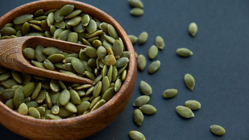 Health Benefits Of Pumpkin Seeds & How To Use Them Daily