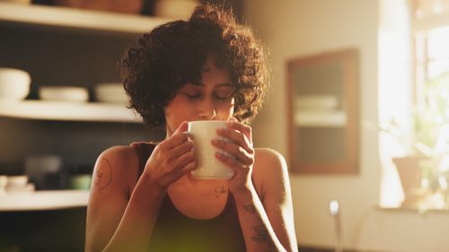 Green Tea Or Black Coffee? Which Is The Healthier Drink For Your Mind & Body