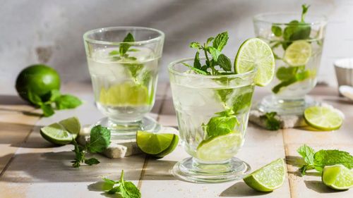 Is Mint Water The New Lemon Water? Here’s What Happens When You Sip It Daily