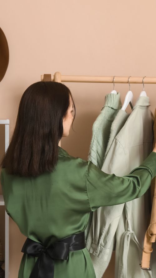 Here's How To Build The Perfect Minimalist Travel Wardrobe