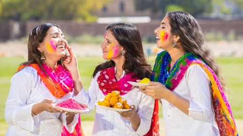Your Quick Guide To Planning A Safe And Natural Holi Celebration