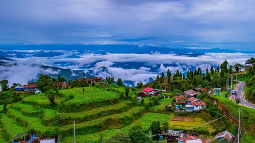 6 Reasons Why Darjeeling Is Called the Queen Of The Hills India? 