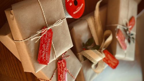 Discover The Affluent Art Of Sustainable Gift Wrapping 