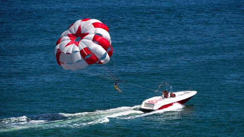 For Adventure Buffs: Best Spots In Goa To Go Parasailing