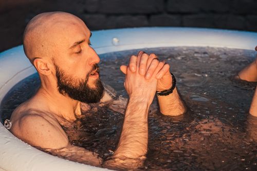 Decoding The Buzz Around Ice Bath Therapy