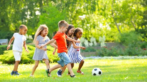 Screen-Free Summer Activities That Your Kids Are Going To Love This Season