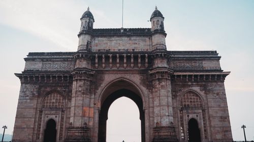Explore These Dining Delights Near the Gateway of India