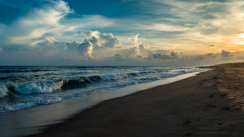 8 Reasons Why You Must Visit The Golden Puri Beach 