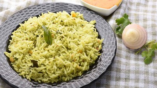 Easy Palak Rice Recipe: A One-Pot Dish With Spinach & Rice