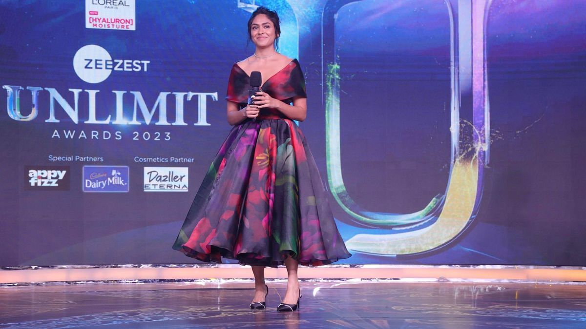Bollywood actor Mrunal Thakur took the stage to talk about her experience of shooting for the Zee Zest April 2023 digital cover in Sri Lanka.