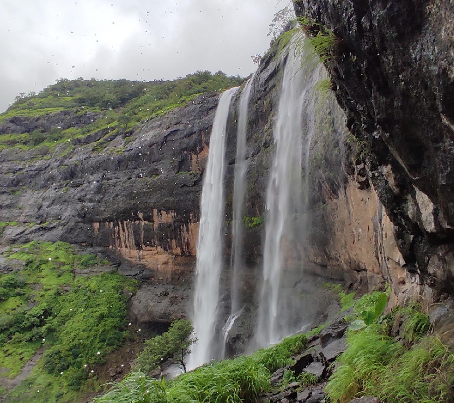 kataldhar waterfall trek panda