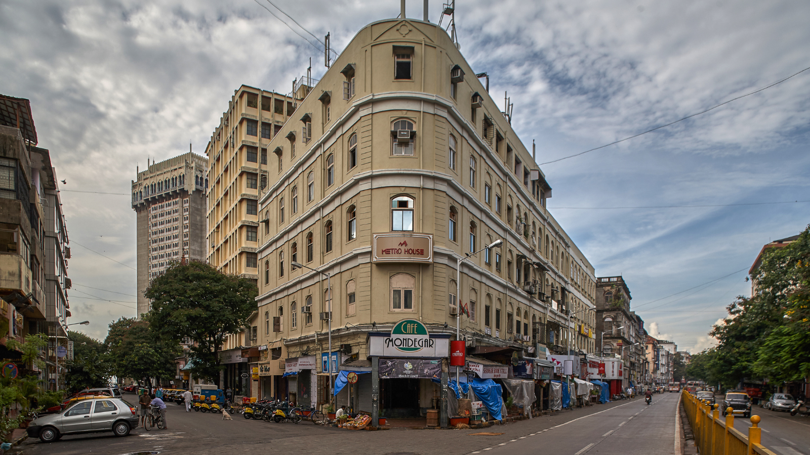 Colaba Causeway, markets in Mumbai