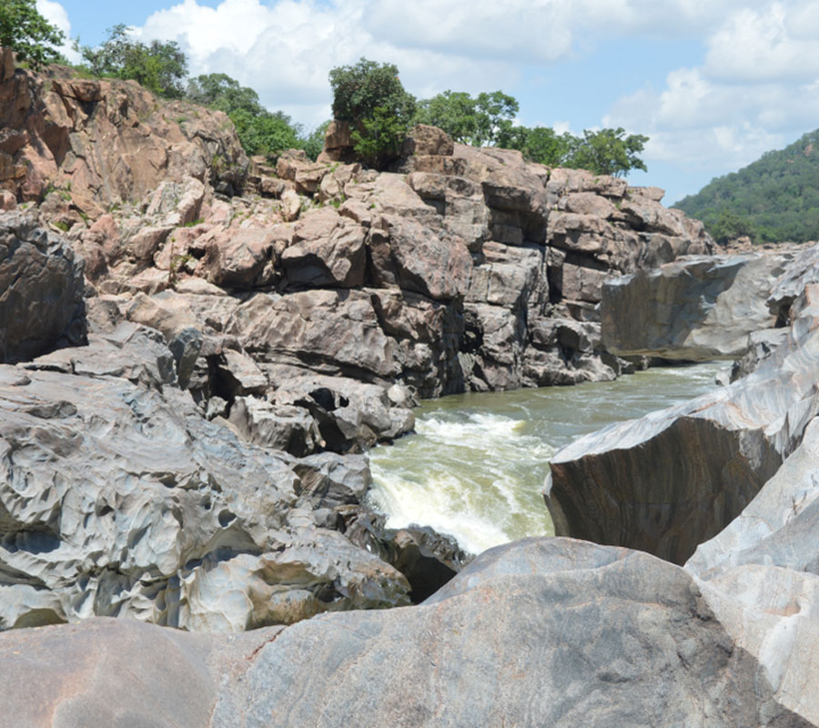 waterfalls near bangalore, mekedatu falls