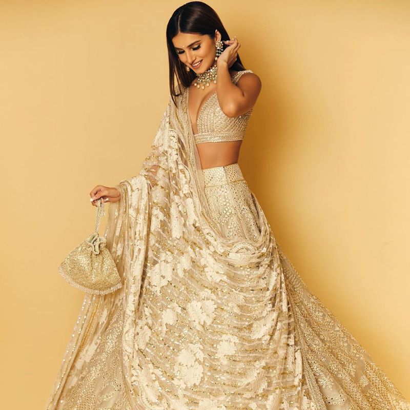 Gold Color Lehenga Choli With Pink Dupatta :: ANOKHI FASHION