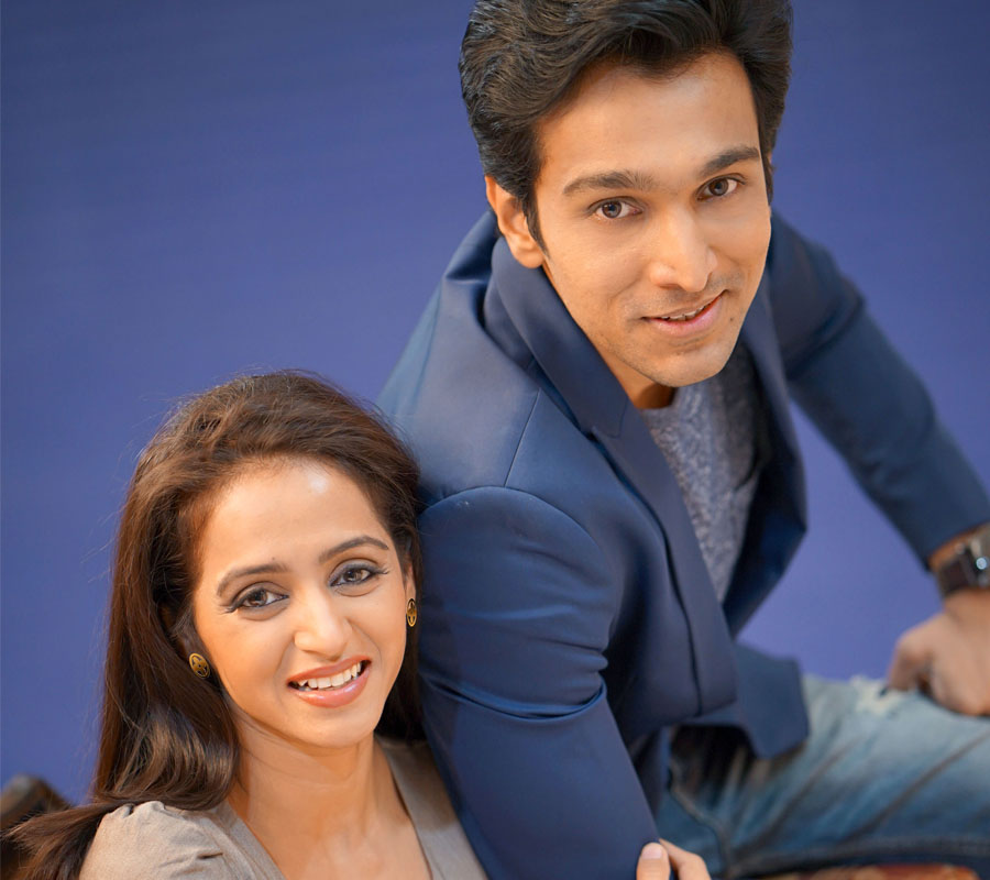 Interview With Actors Pratik Gandhi And Bhamini Oza | Zee Zest