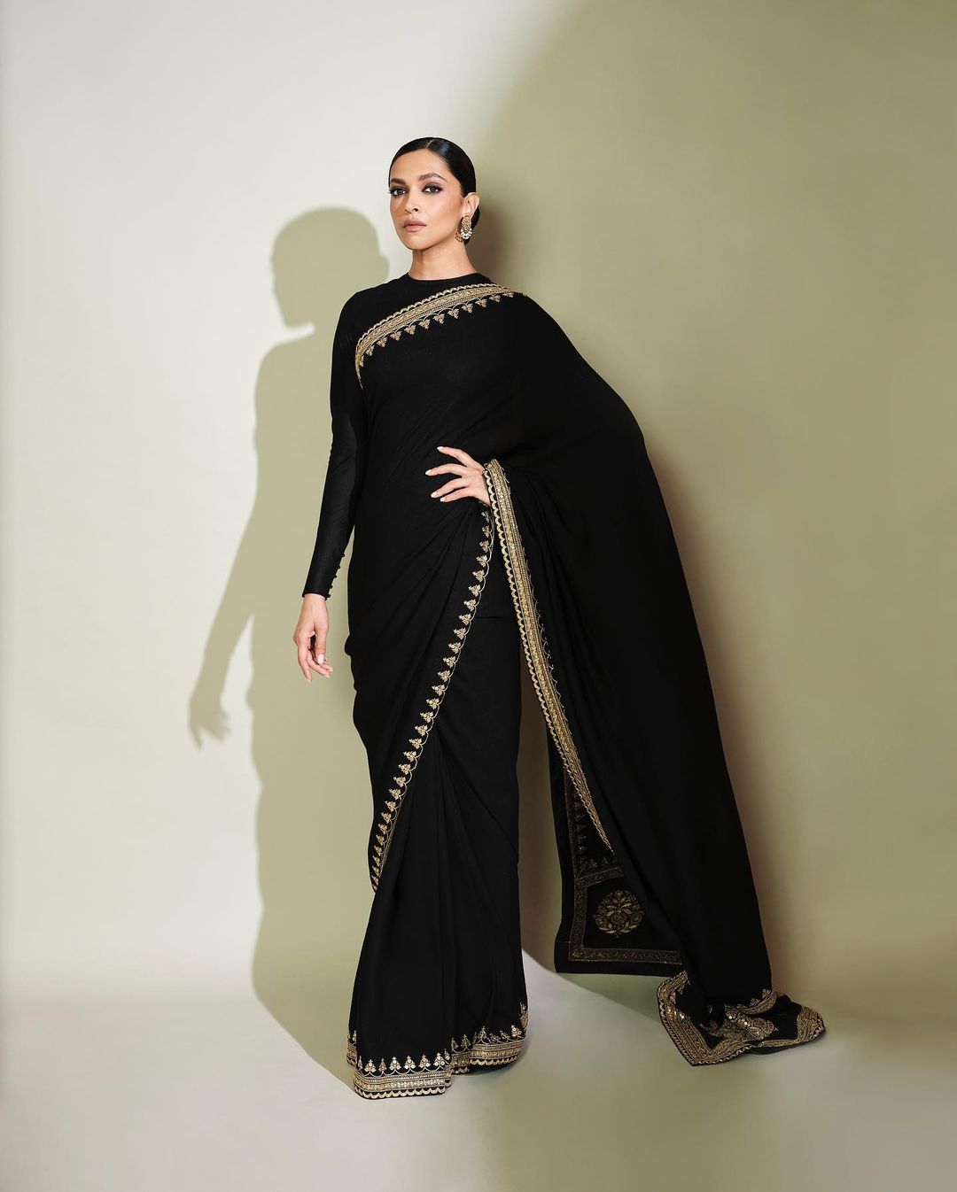 Bollywood Actresses In Black Sarees