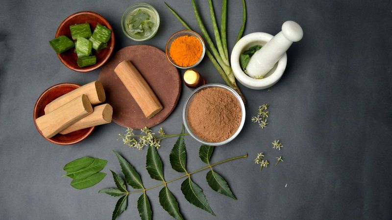 16 Effective Ayurvedic Face Packs For Glowing Skin