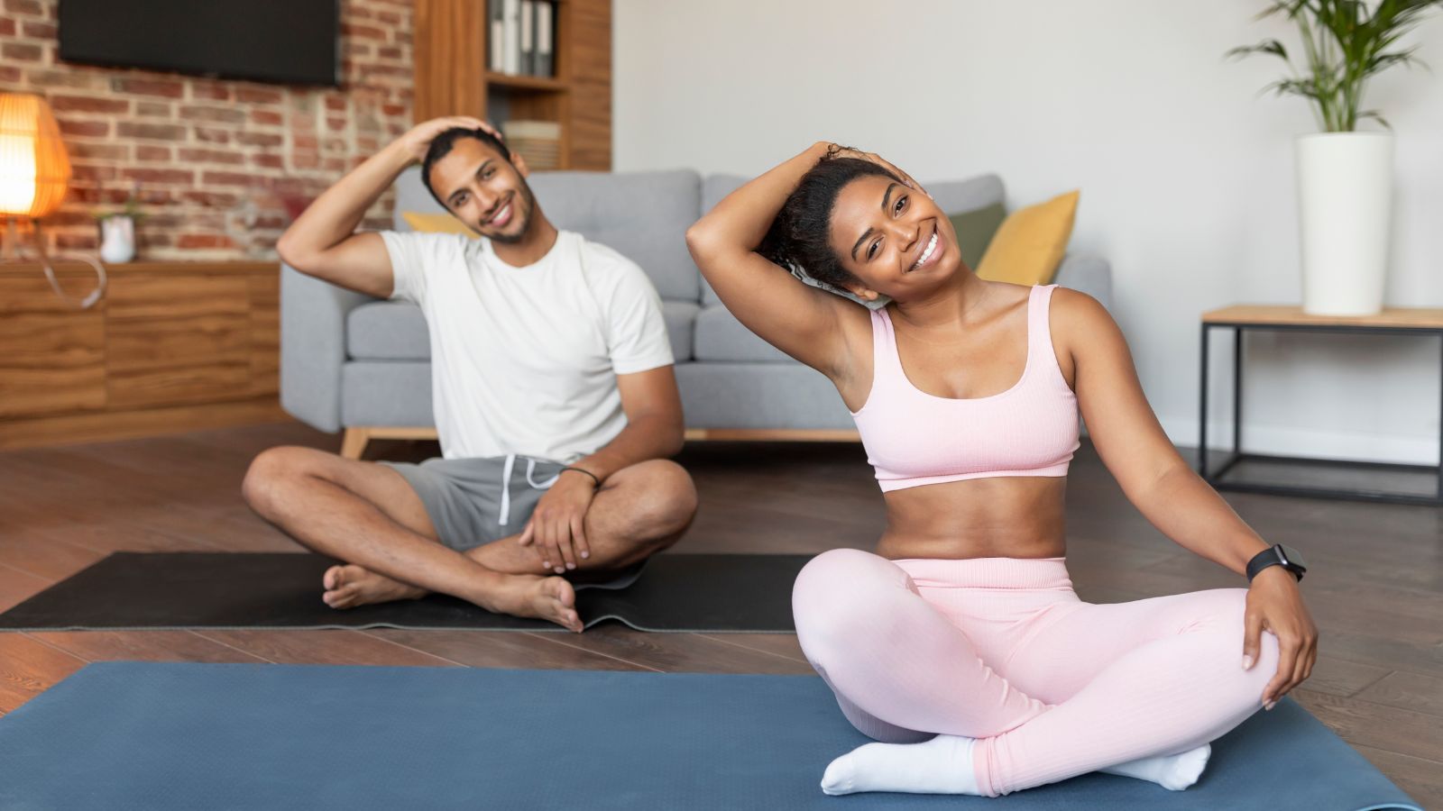 Morning stretch 🧘🏾‍♀️✨️